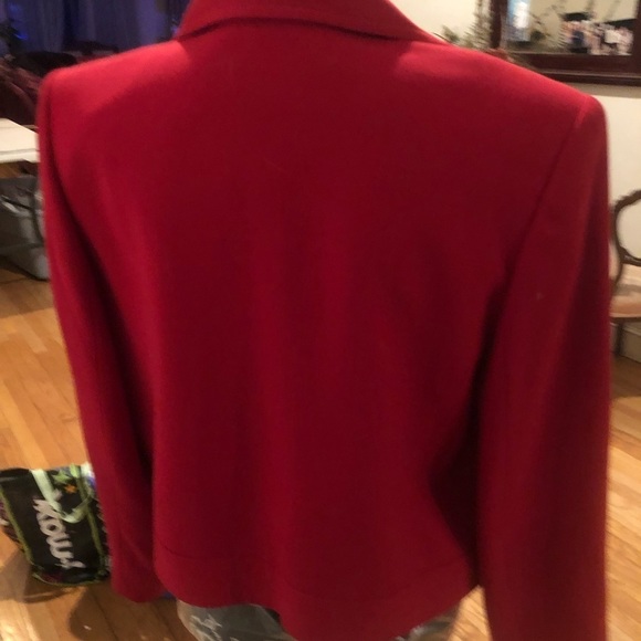 Ellen Tracy  size 14 vintage red jacket gold buttons and banded hem - Picture 8 of 11